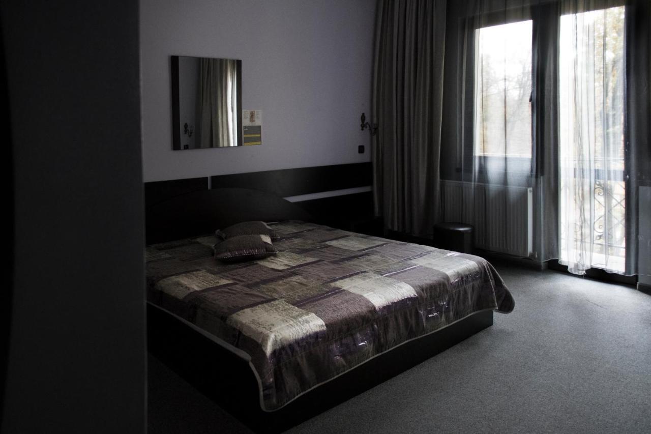 Boutique Hotel Lyulyak Starozagorski Bani Esterno foto